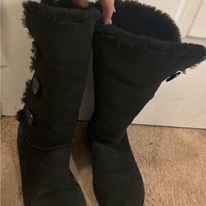Black Bailey Button uggs